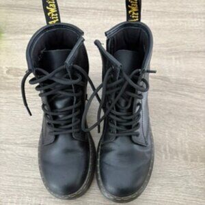 🖤  Girls Dr. Martens Black Lace-Up Boots | NEVER WORN | Size US 2